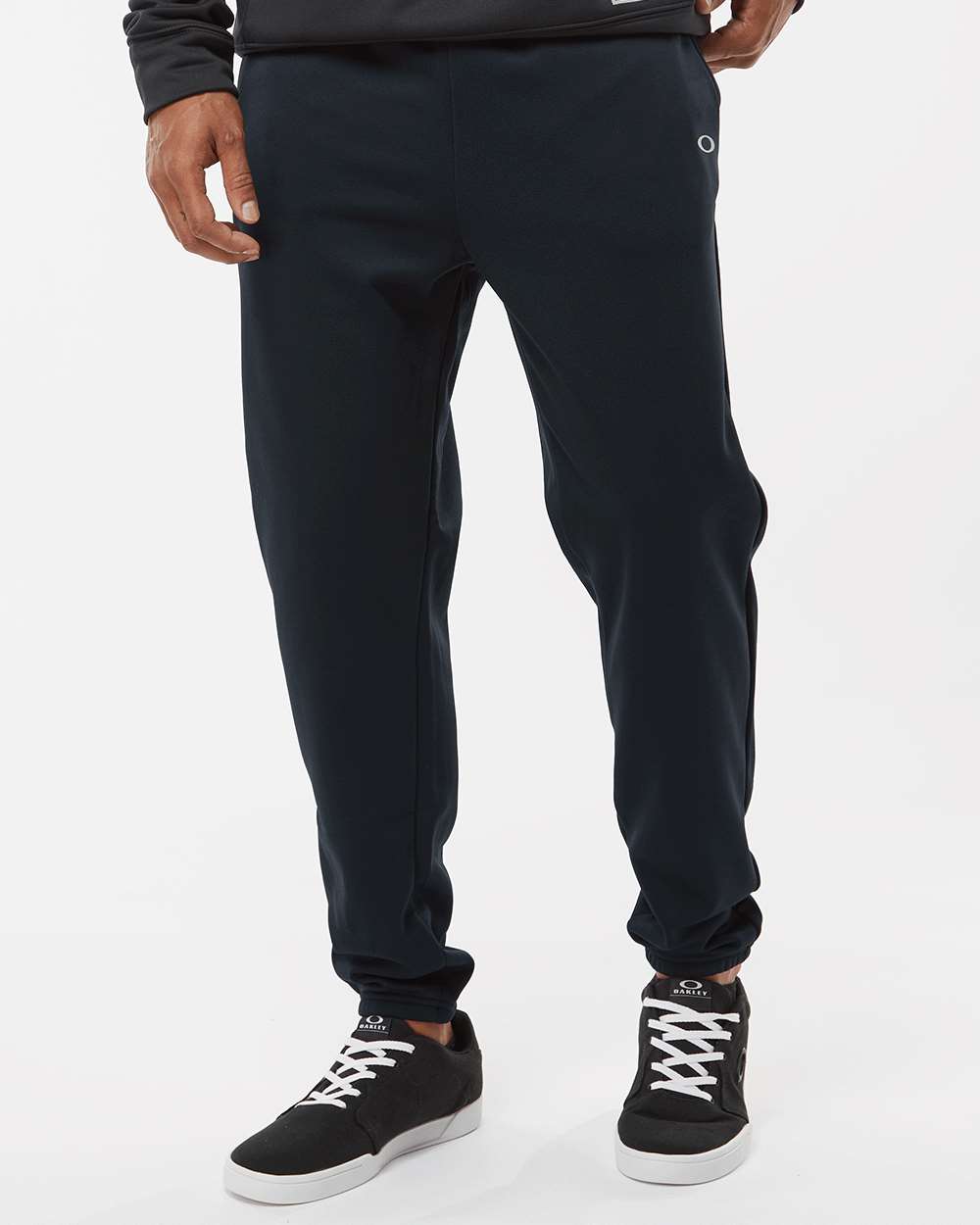 Oakley-FOA402996-Team Issue Enduro Hydrolix Sweatpants - Image 4